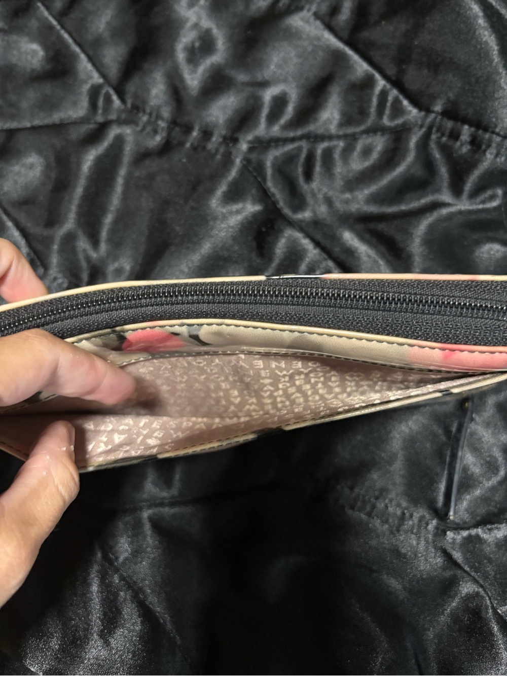 Kate Spade Zip-Around Wristlet Wallet - NWOT - Picture 7 of 7